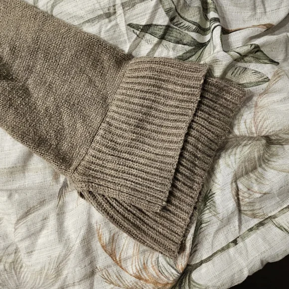 Sweater - Picture 3 of 3